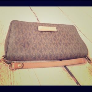Michael Kors wristlet